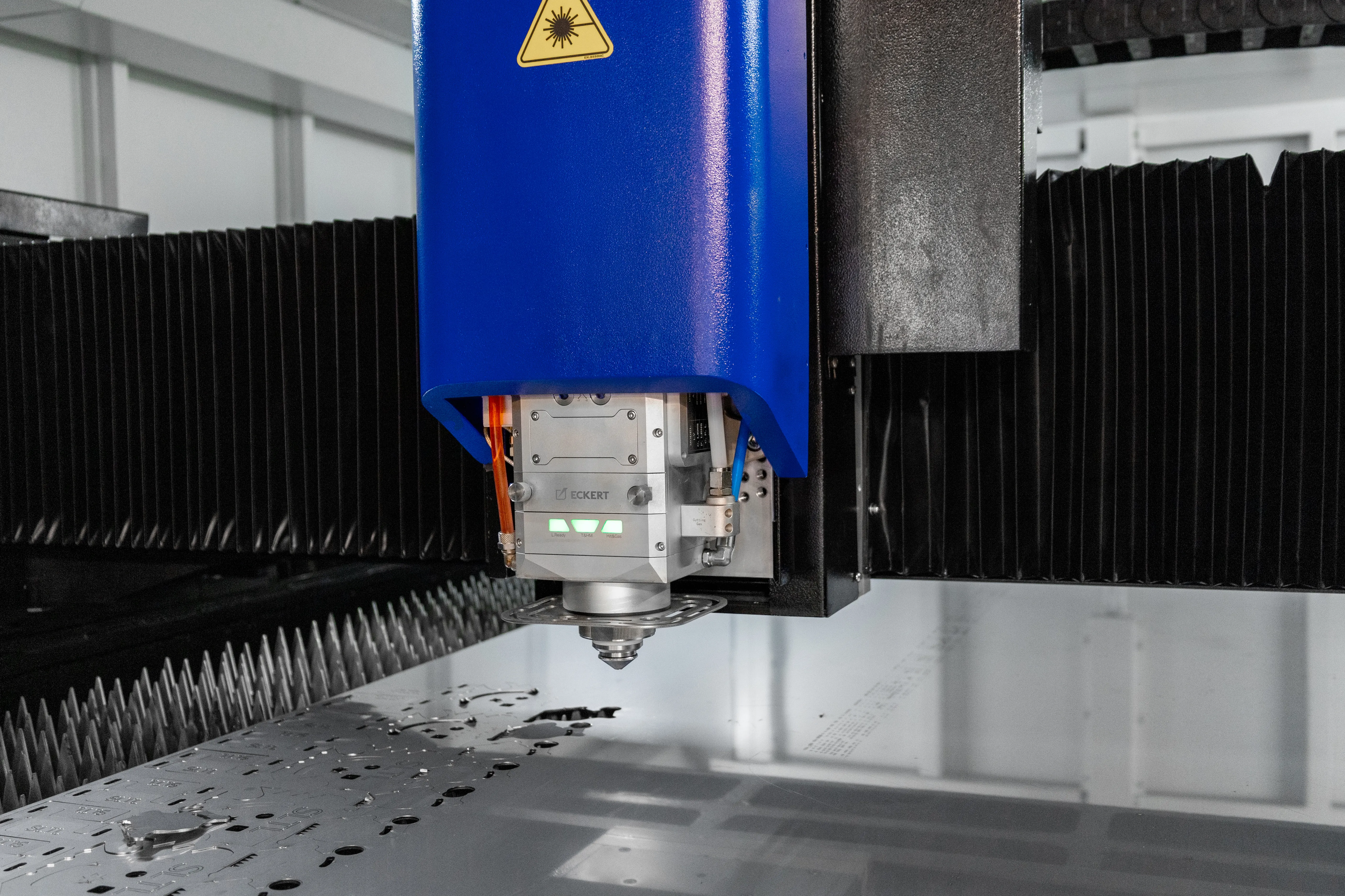 Głowica tnąca maszyny do cięcia CNC &ndash; technologia fiber laser